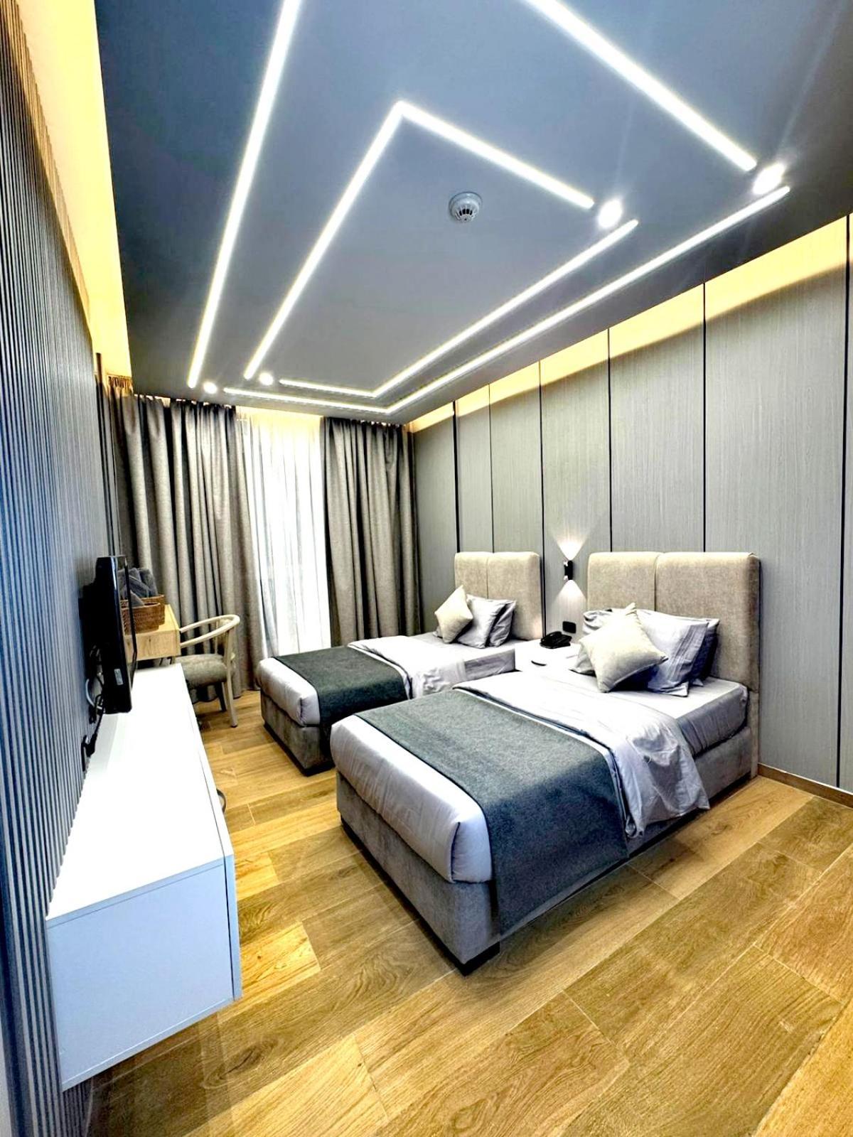 Queens Suite Hotel Beirut Exterior photo