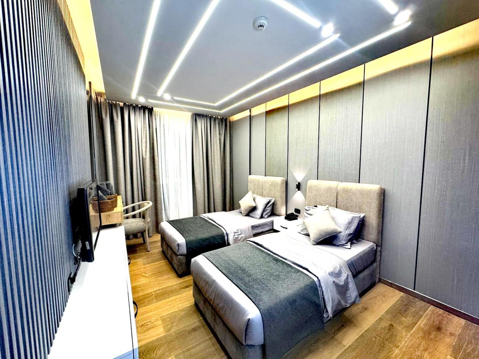 Queens Suite Hotel Beirut Exterior photo