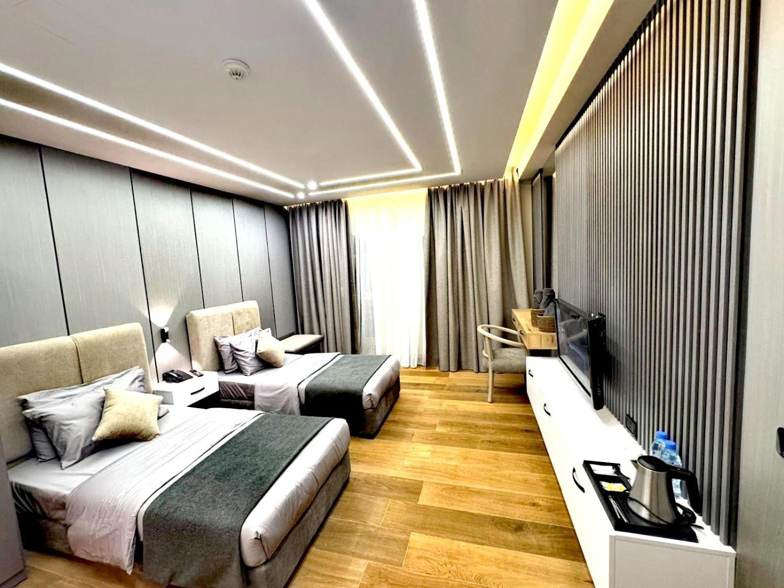 Queens Suite Hotel Beirut Exterior photo
