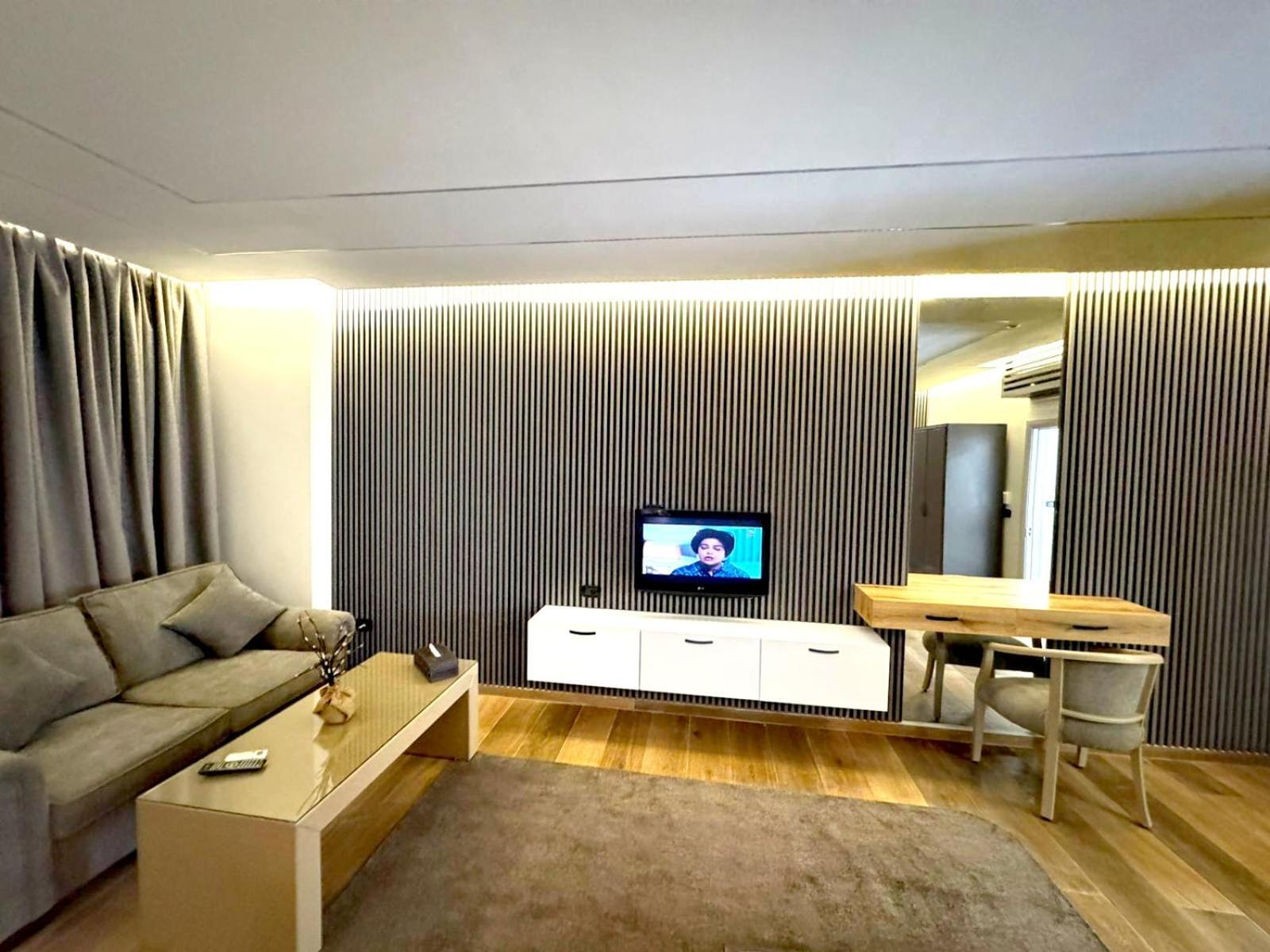 Queens Suite Hotel Beirut Exterior photo